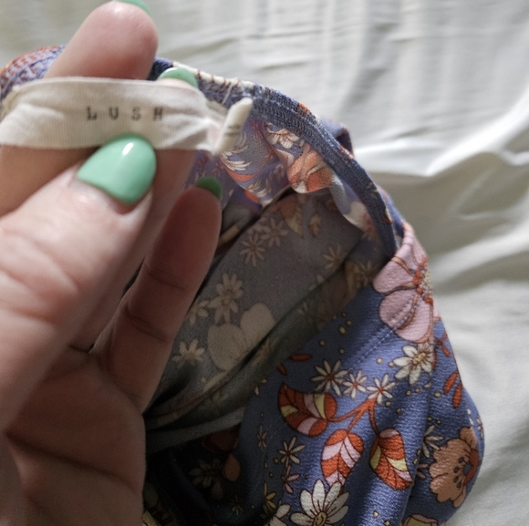 LUSH Women's Floral One Piece Bodysuit Size L - Picture 8 of 9